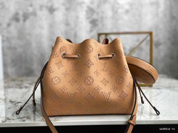 WIS BELLA LOUIS VUITTON 0127